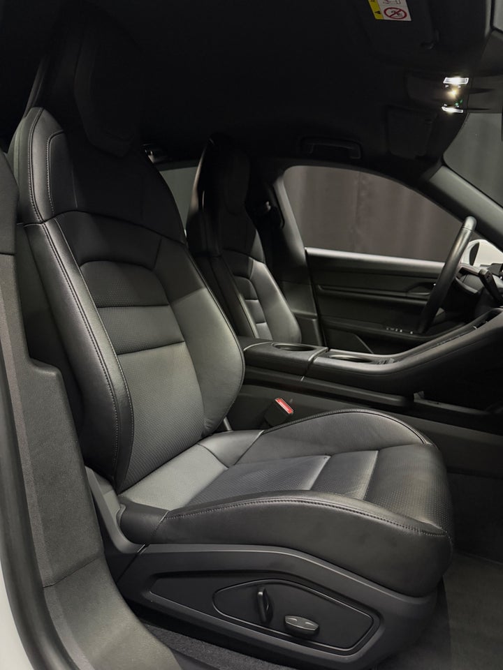 Porsche Taycan 4S 4d