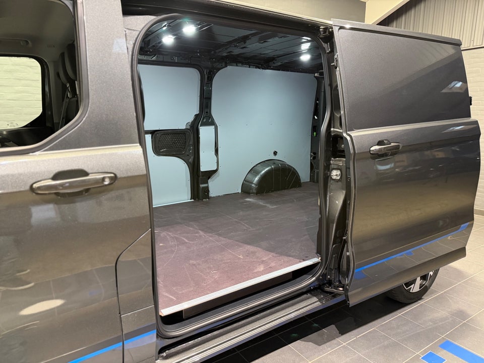 Ford Transit Custom 320L 2,0 EcoBlue Sport aut.