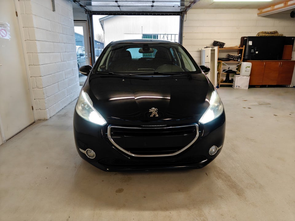 Peugeot 208 1,2 VTi Allure 5d