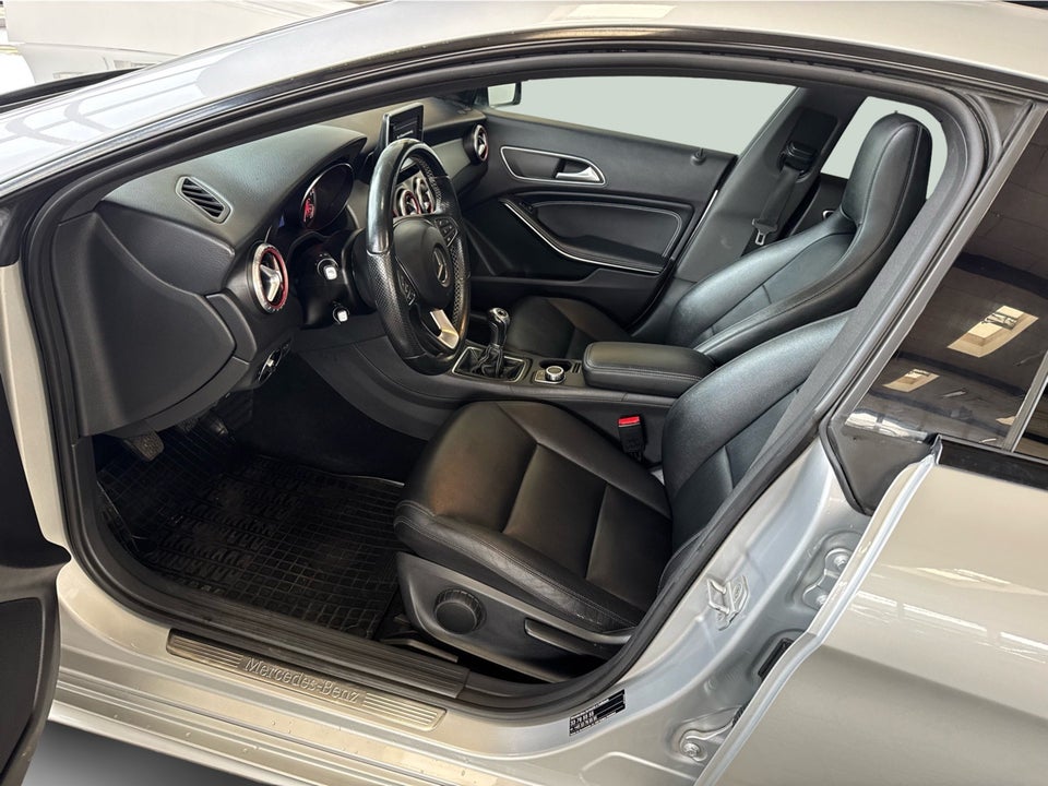 Mercedes CLA200 1,6 Shooting Brake 5d