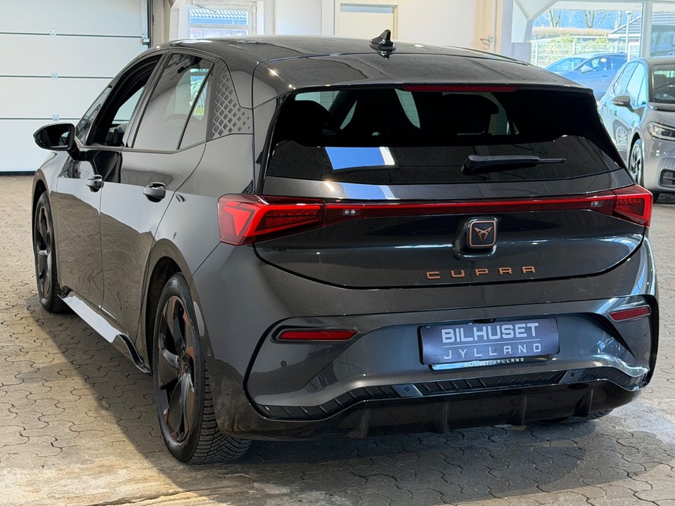 Cupra Born 77 e-Boost Dinamica Pack High 5d