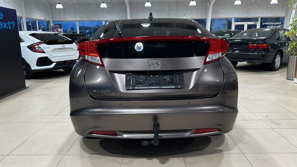 Honda Civic 1,8 i-VTEC Executive 5d