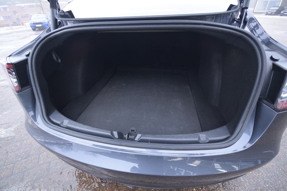 Tesla Model 3 Long Range AWD 4d