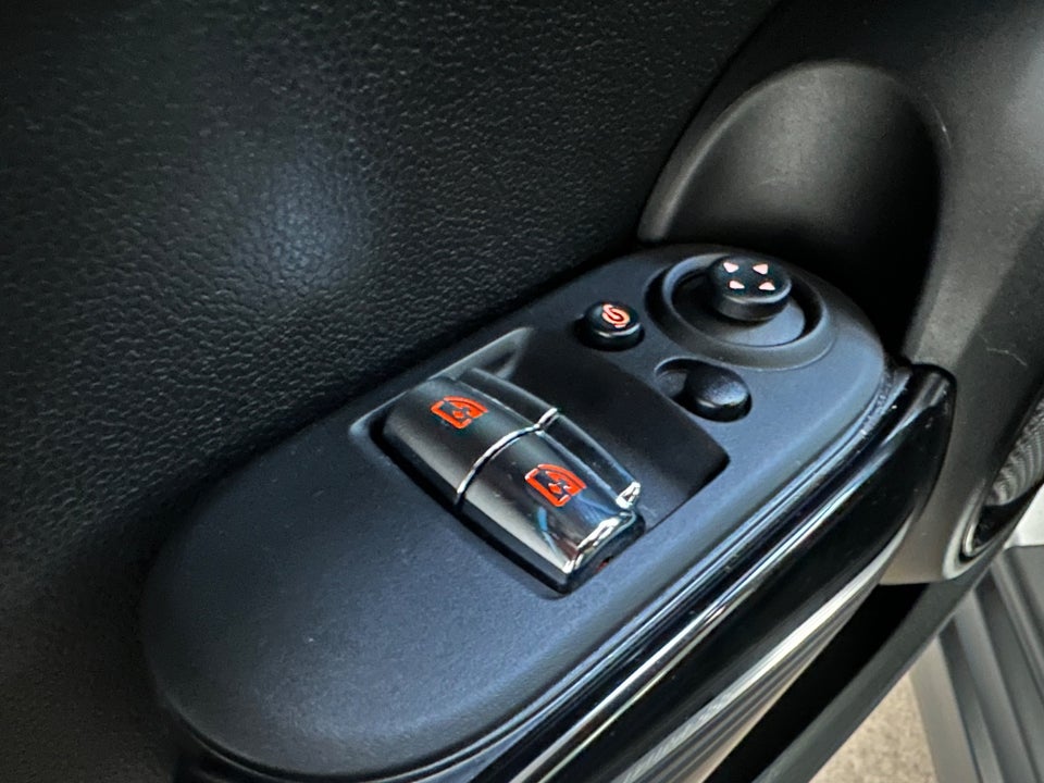 MINI Cooper SE Essential 3d