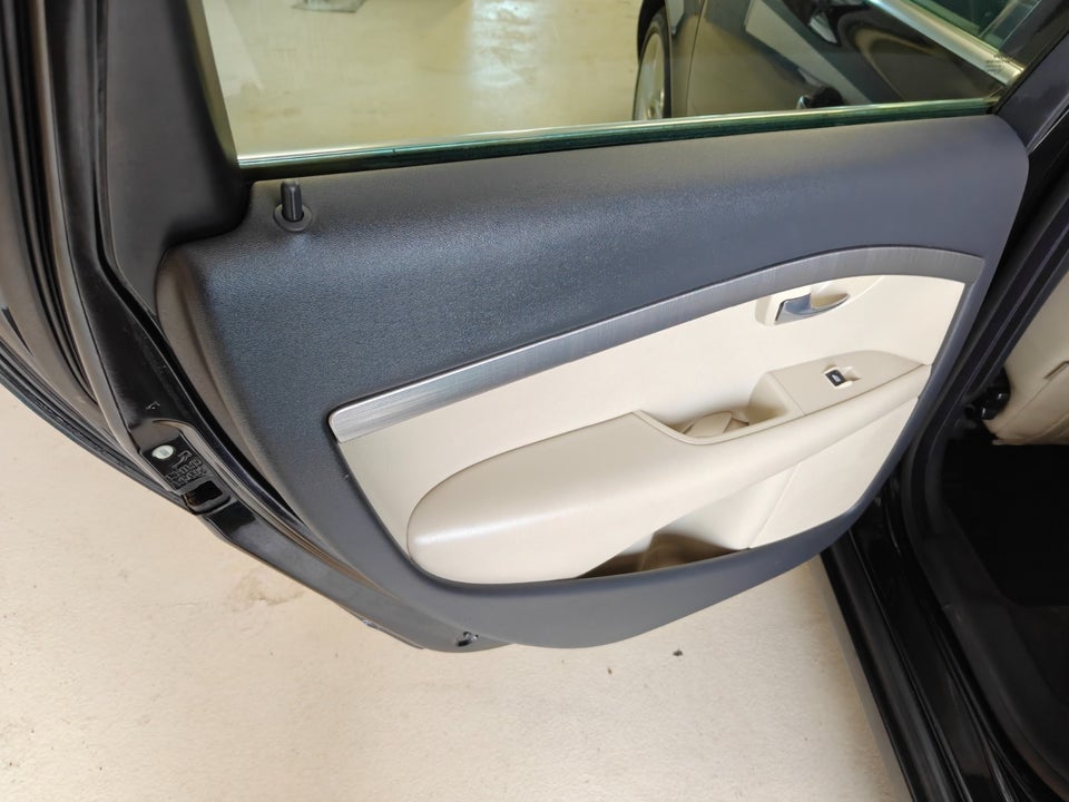 Volvo V70 2,5 T Momentum aut. 5d