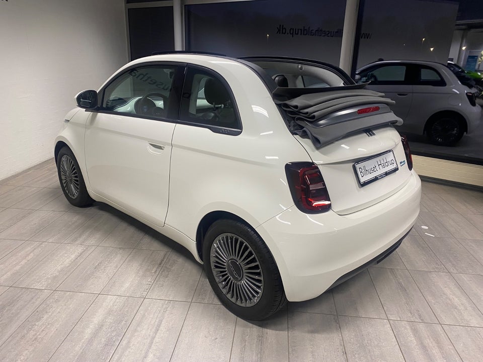 Fiat 500e 42 Icon Cabrio 2d