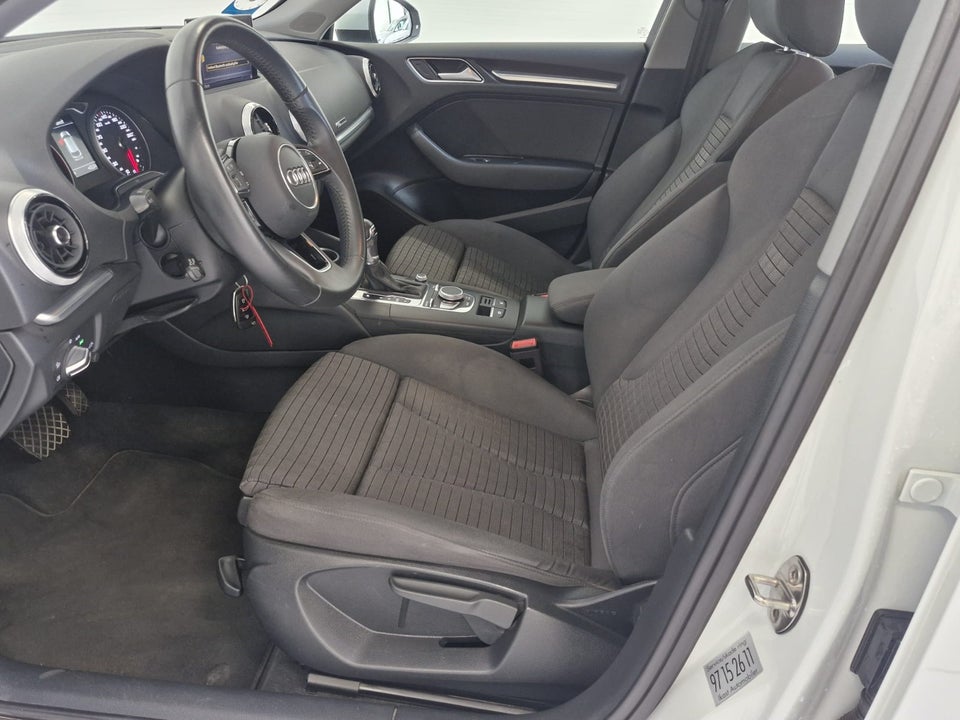 Audi A3 35 TFSi Sport Limited Sportback S-tr. 5d