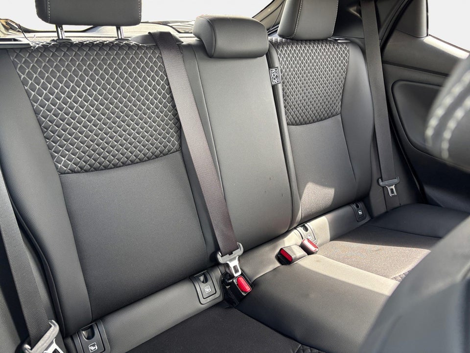 Toyota Yaris 1,5 Hybrid Executive e-CVT 5d