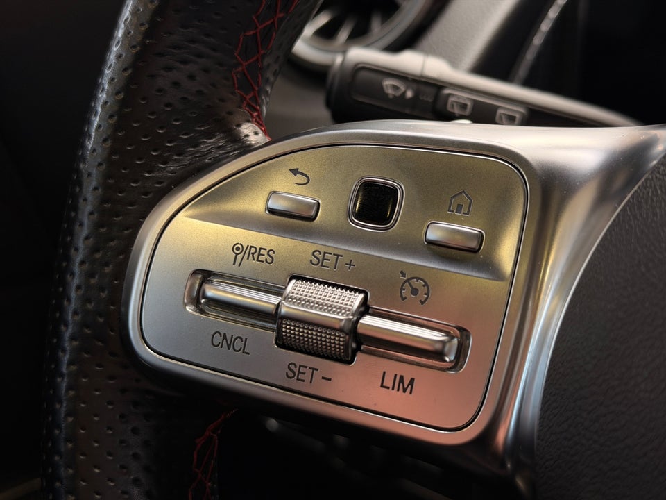 Mercedes EQB250 AMG Line 5d