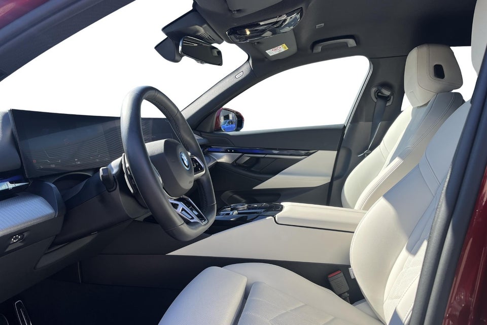 BMW i5 eDrive40 M-Sport 4d