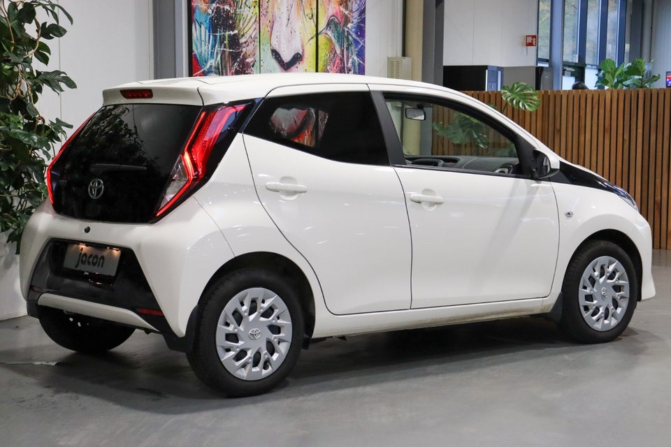 Toyota Aygo 1,0 VVT-i x-pression 5d