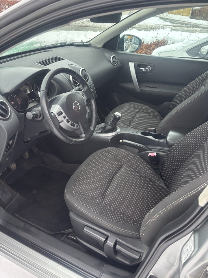 Nissan Qashqai 1,6 Acenta 5d