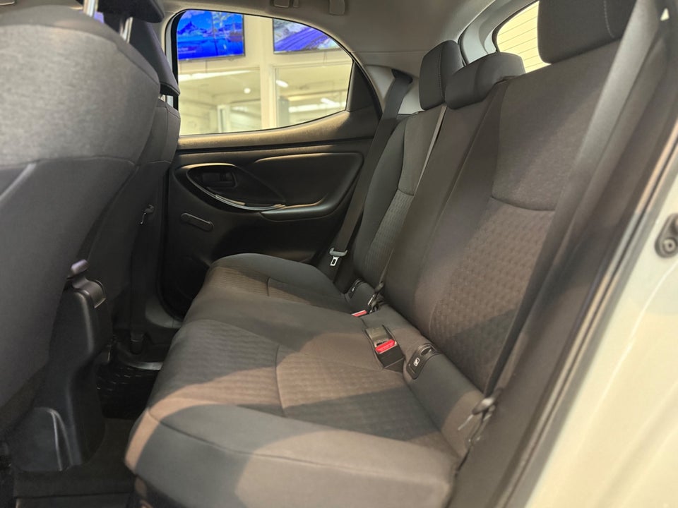 Toyota Yaris 1,5 Hybrid H1 e-CVT 5d