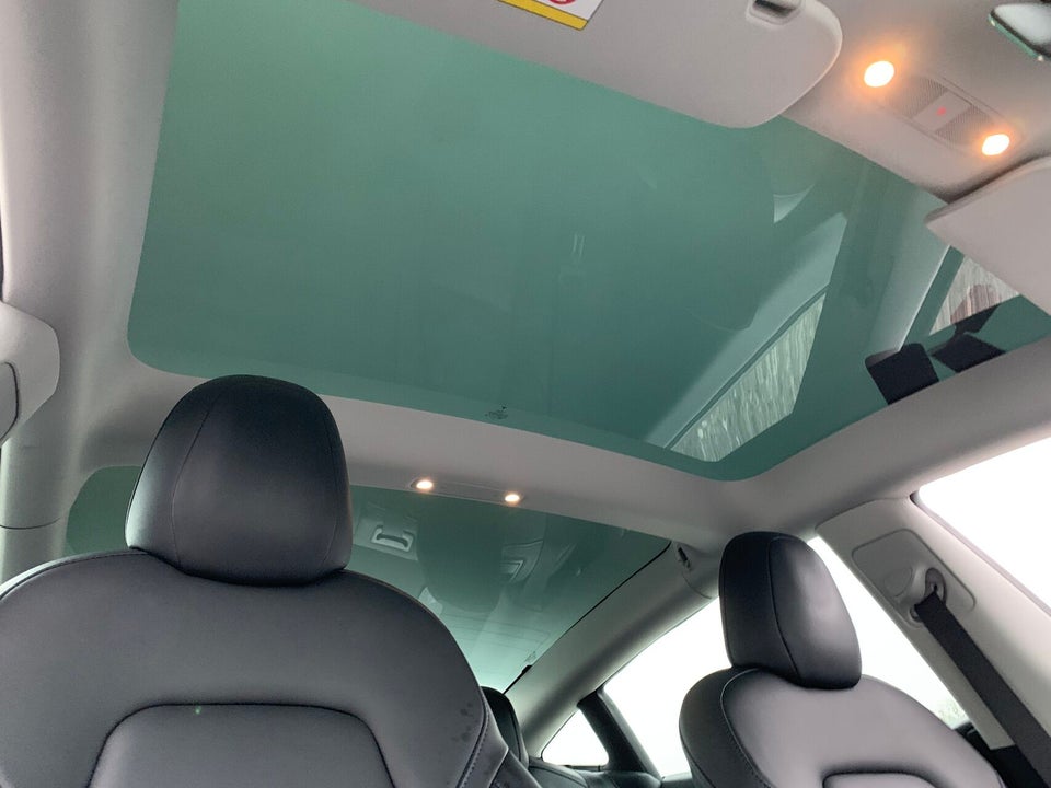 Tesla Model 3 Standard Range+ RWD 4d