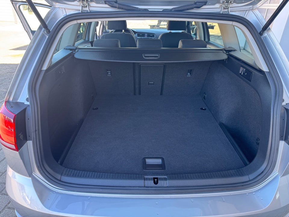 VW Golf VII 1,5 TSi 130 Comfortline Variant DSG 5d