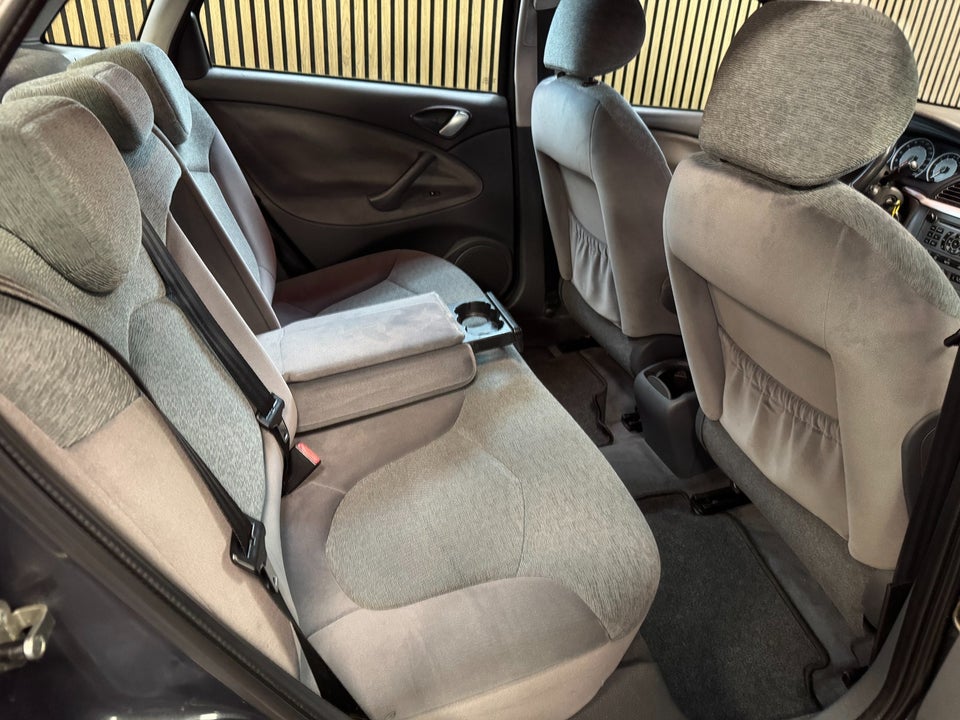 Citroën C5 1,8i 16V Elegance 5d