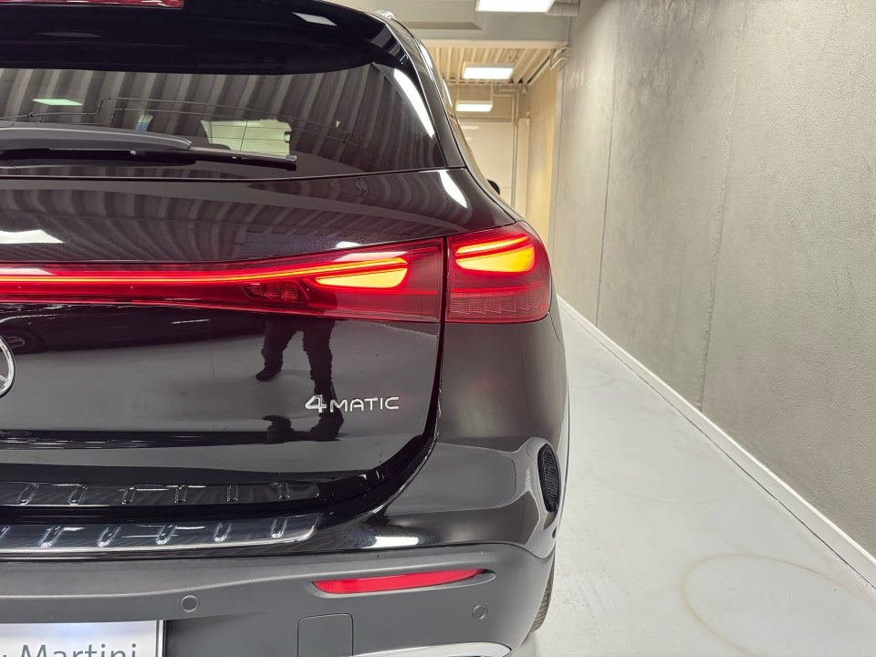 Mercedes EQA300 AMG Line 4Matic 5d