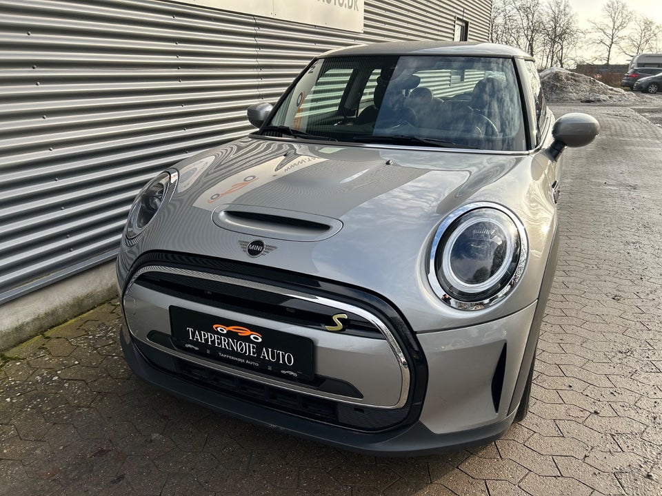 MINI Cooper SE Essential 3d