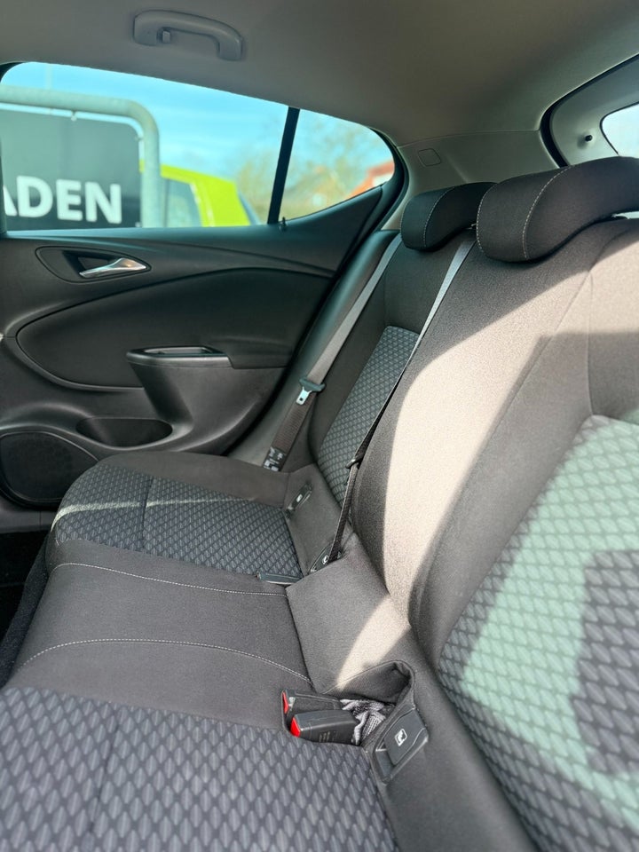 Opel Astra 1,4 T 125 Enjoy 5d