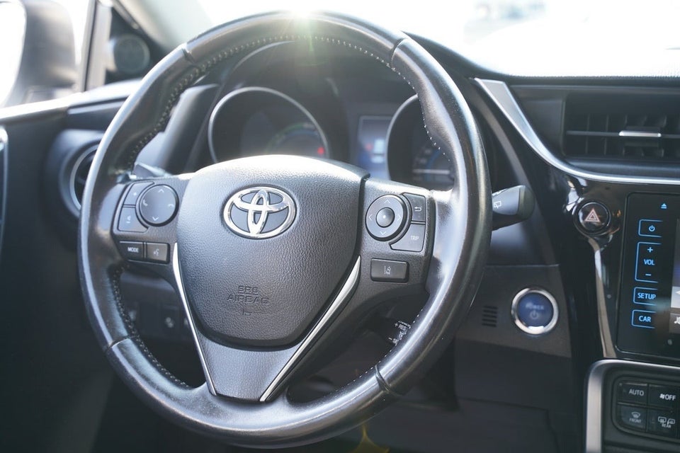 Toyota Auris 1,8 Hybrid H2 Comfort Touring Sports CVT 5d