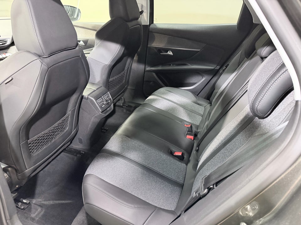 Peugeot 3008 1,5 BlueHDi 130 Allure Limited 5d