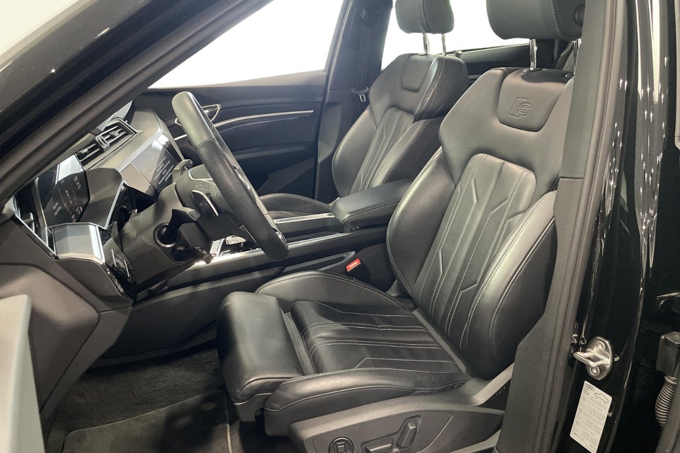 Audi SQ8 e-tron quattro 5d