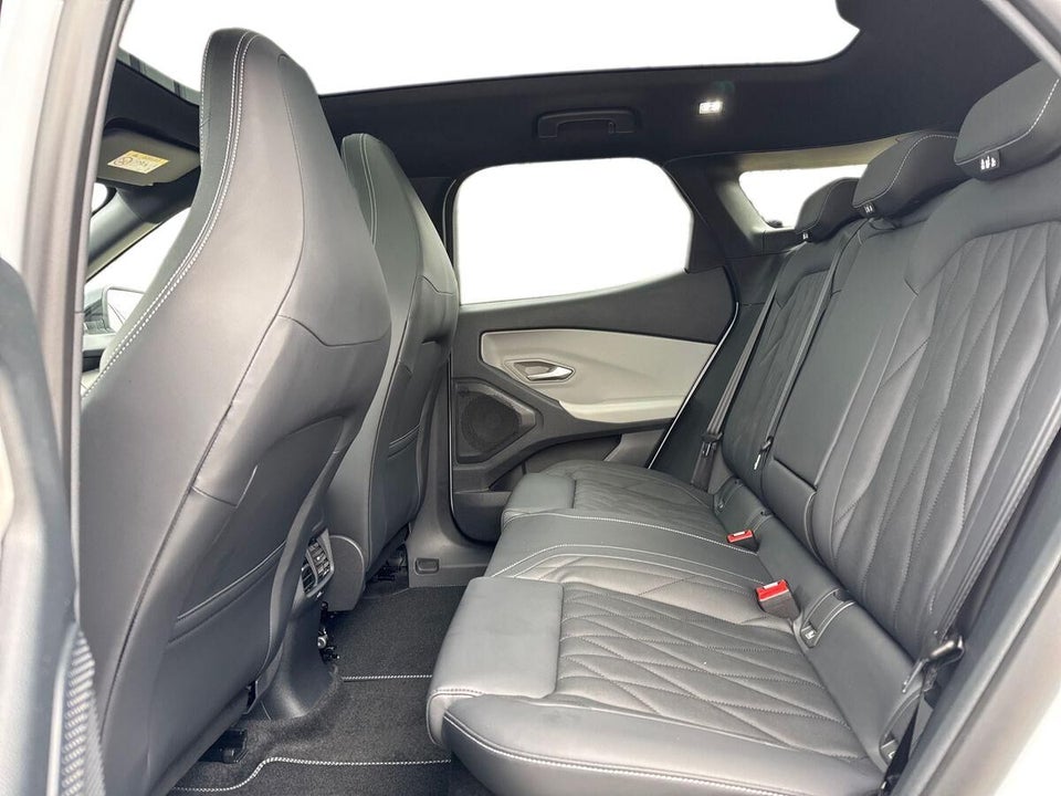 Ford Explorer 84 Premium Extended Range AWD 5d