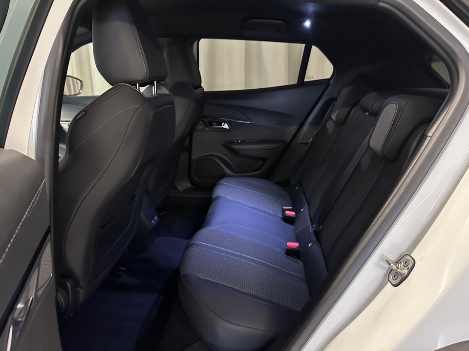 Peugeot e-2008 50 GT Pack 5d