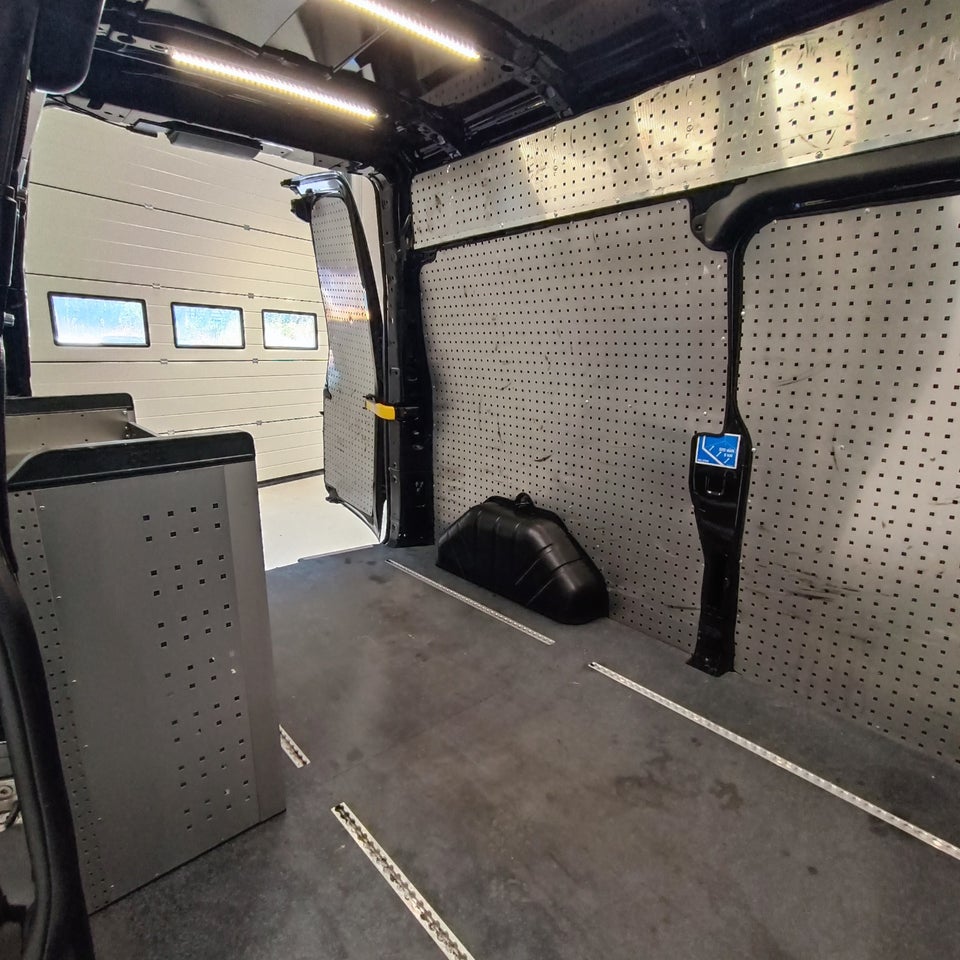 Ford Transit Custom 320 L2 2,0 TDCi 170 Trend aut.