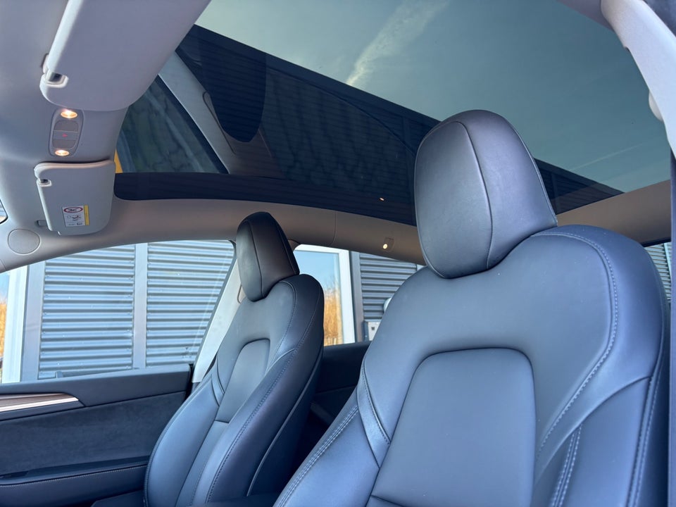 Tesla Model Y Long Range AWD 5d