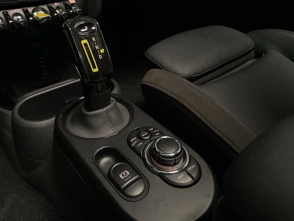 MINI Cooper SE Maximise 3d