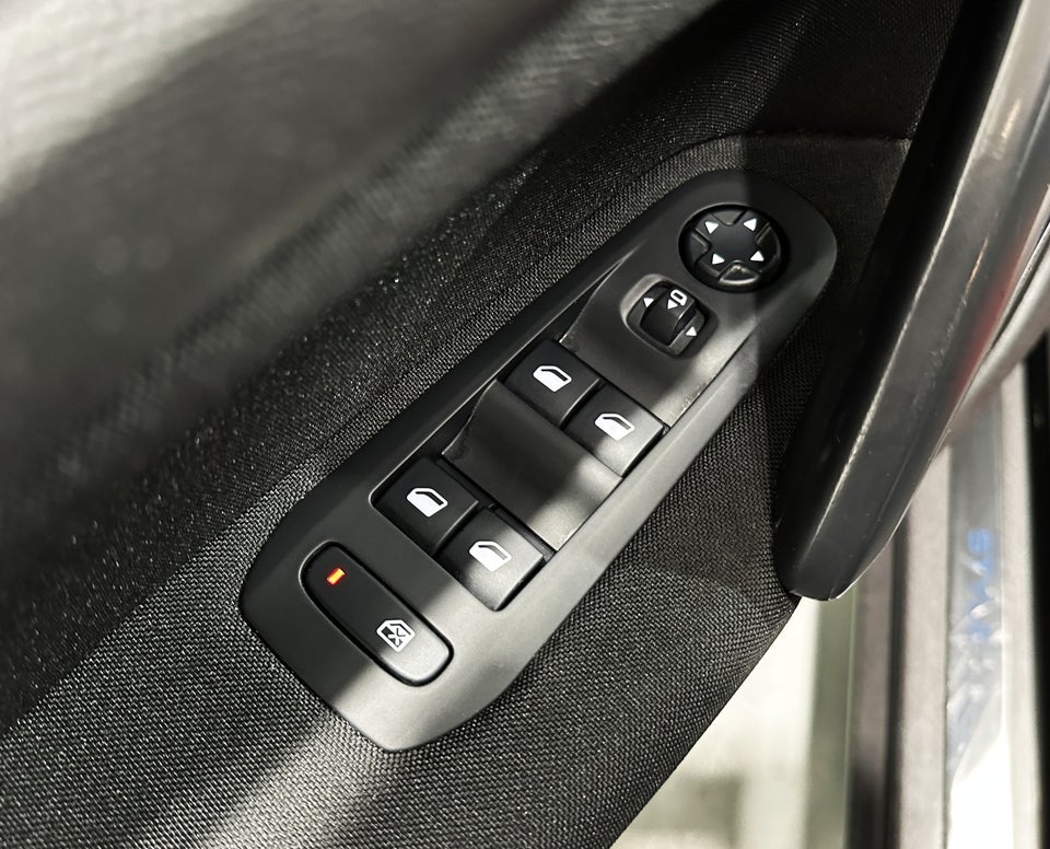 Peugeot 308 1,5 BlueHDi 130 Style SW 5d