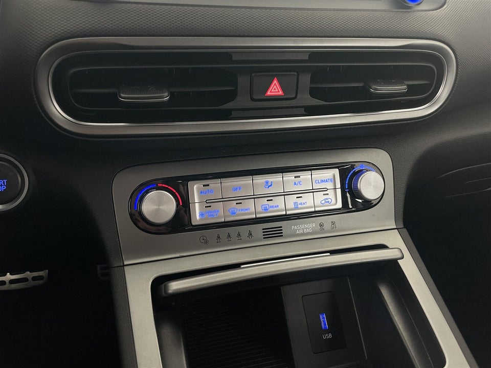 Hyundai Kona 64 EV Essential 5d