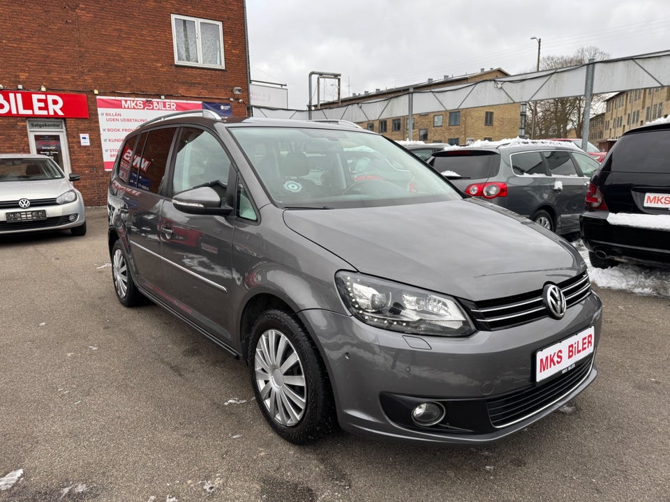 VW Touran 1,6 TDi 105 Highline DSG BMT 7prs 5d