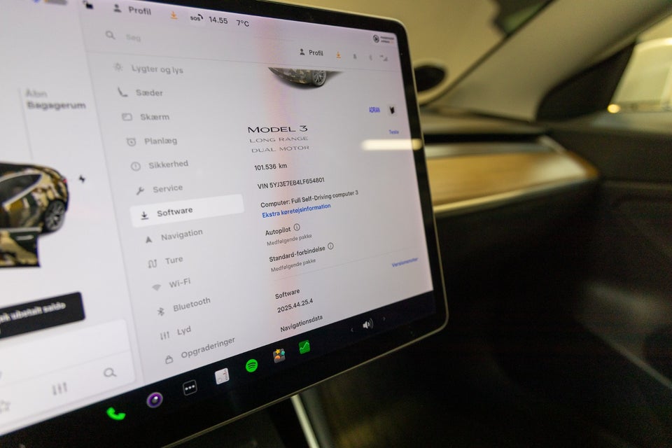 Tesla Model 3 Long Range AWD 4d
