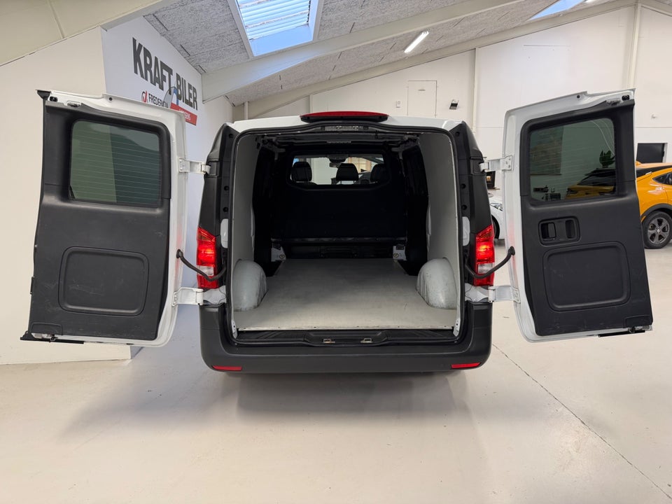 Mercedes eVito 129 Tourer PRO XL Van