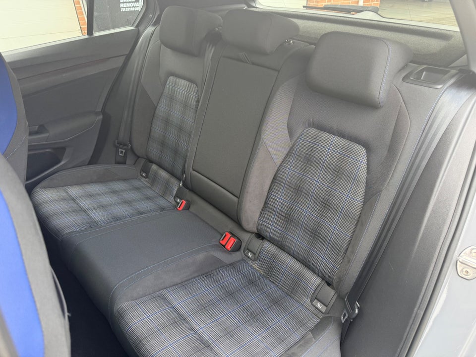 VW Golf VIII 1,4 GTE DSG 5d