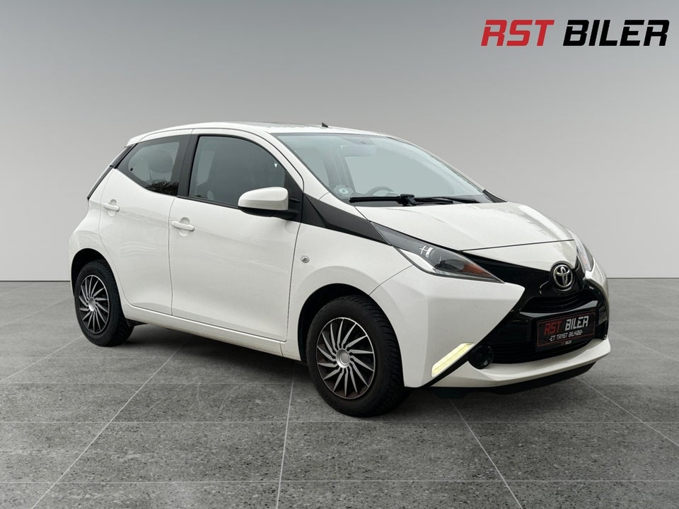 Toyota Aygo 1,0 VVT-i x-play 5d