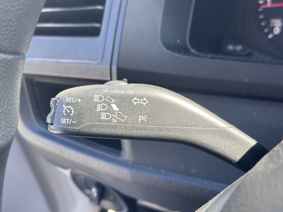VW Transporter 2,0 TDi 102 Kassevogn lang