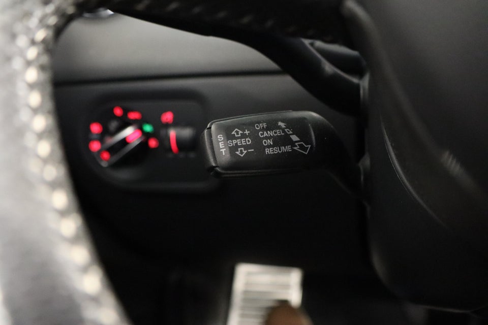 Audi TT 2,0 TFSi 211 Roadster quattro S-tr. 2d