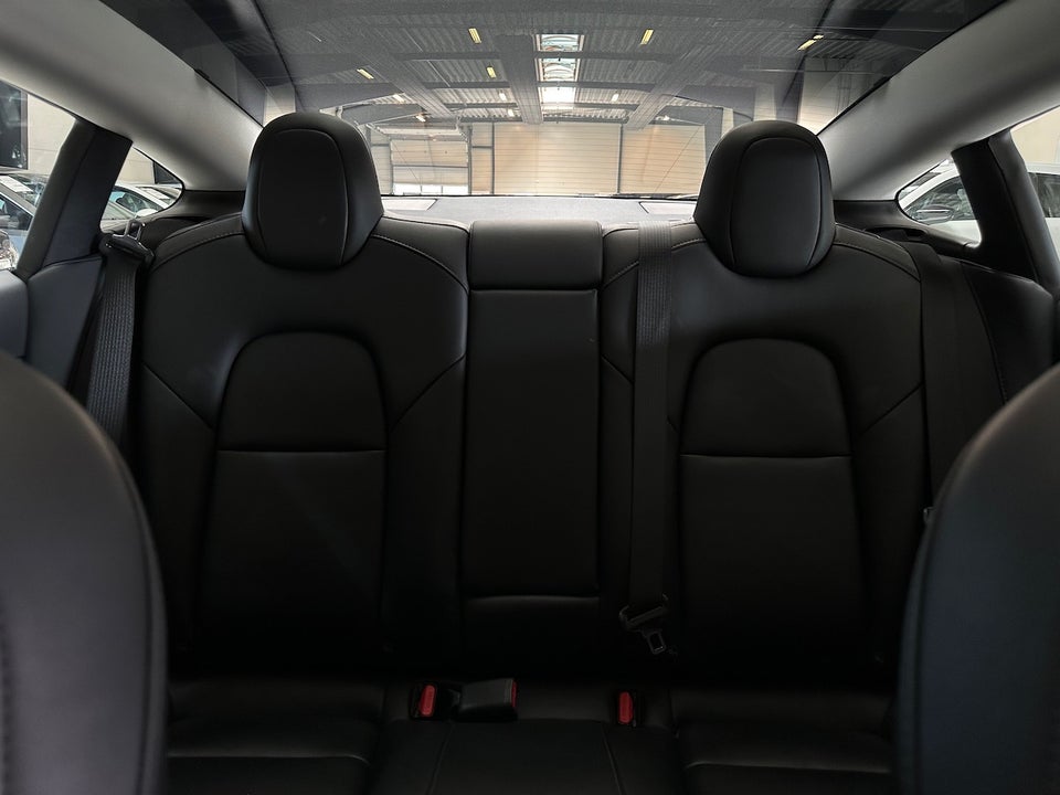 Tesla Model 3 RWD 4d