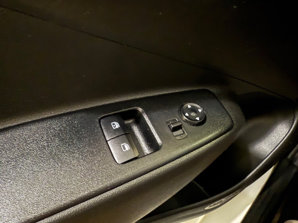 Hyundai i10 1,0 MPi Essential 5d