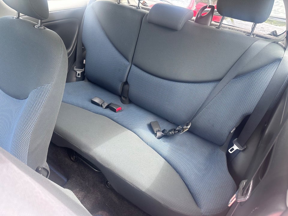 Toyota Yaris 1,3 Blue 3d