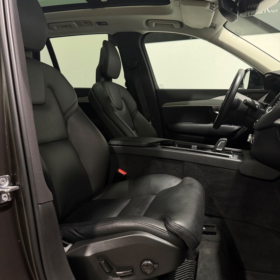 Volvo XC90 2,0 T8 ReCharge R-Design aut. AWD 7prs 5d