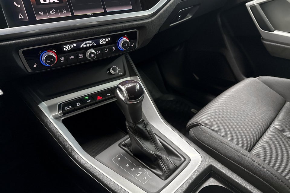 Audi Q3 45 TFSi e Attitude plus S-tr. 5d