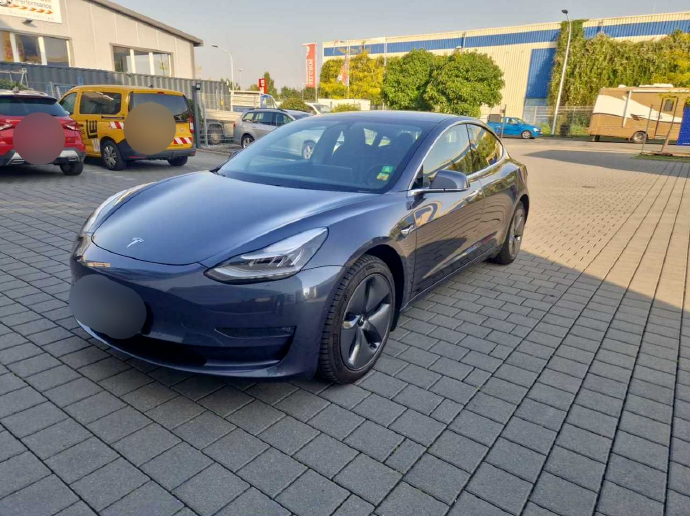 Tesla Model 3 Long Range AWD 4d