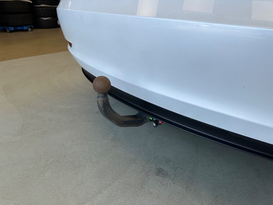 Tesla Model 3 Long Range AWD 4d