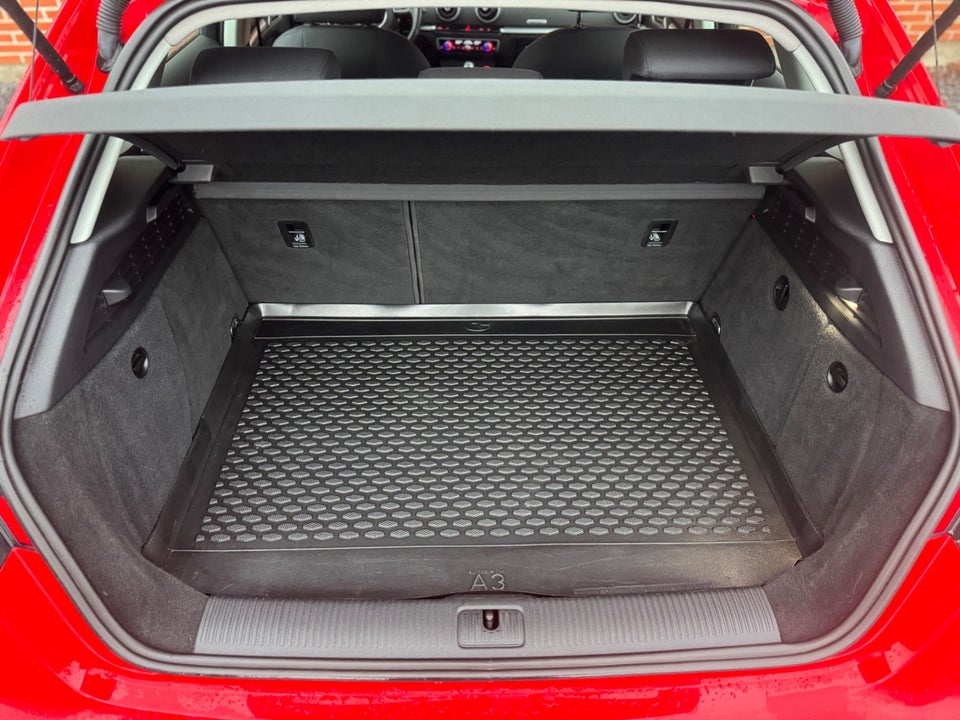 Audi A3 1,4 e-tron Ambiente Sportback S-tr. 5d