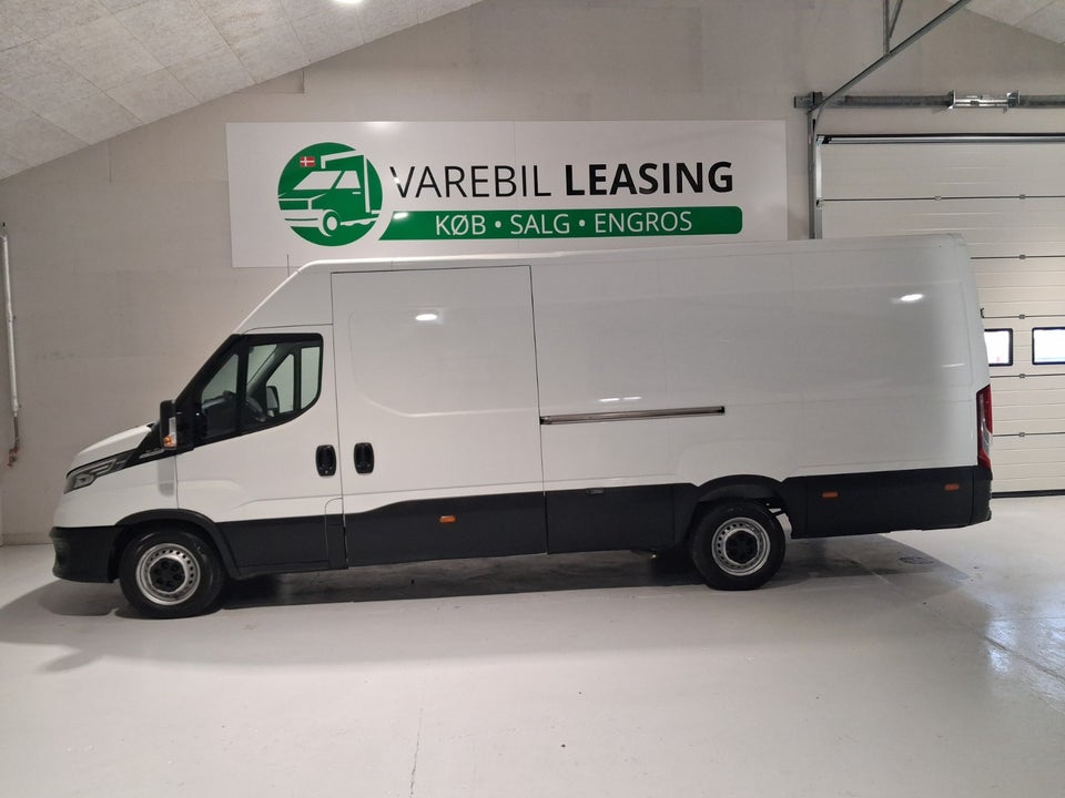 Iveco Daily 2,3 35S16 16m³ Van AG8