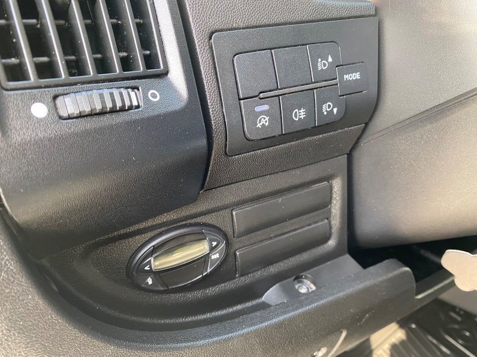 Peugeot Boxer 330 2,2 BlueHDi 140 L2H1 Premium